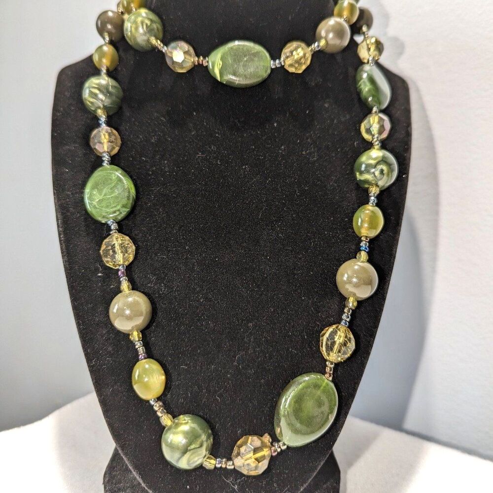 Varied Shaded of Green Beaded Necklace